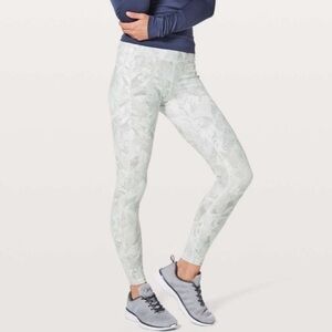 Lululemon Speed Up Tight 28” Jasmine White Multi Luxtreme Size 4